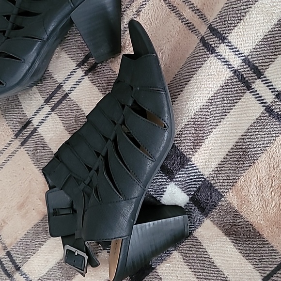 MANHATTAN Collection - Picture 4 of 5